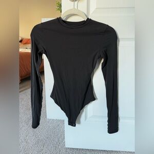 SKIMS Fits Everybody Long Sleeve Crew Neck Bodysuit – Black / Onyx – Size XS
